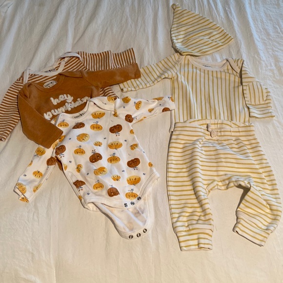 Fall newborn/0-3 lot - Picture 1 of 3